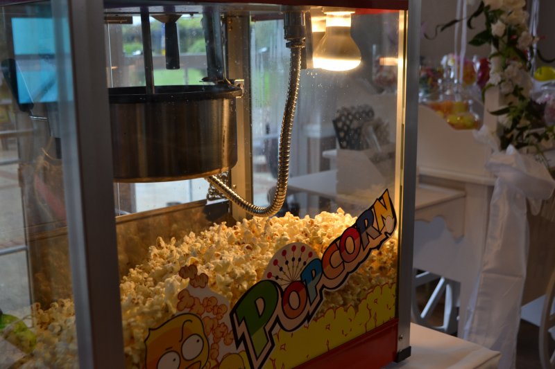 FREE Popcorn with every 3 or 4 hour Magic Mirror Hire